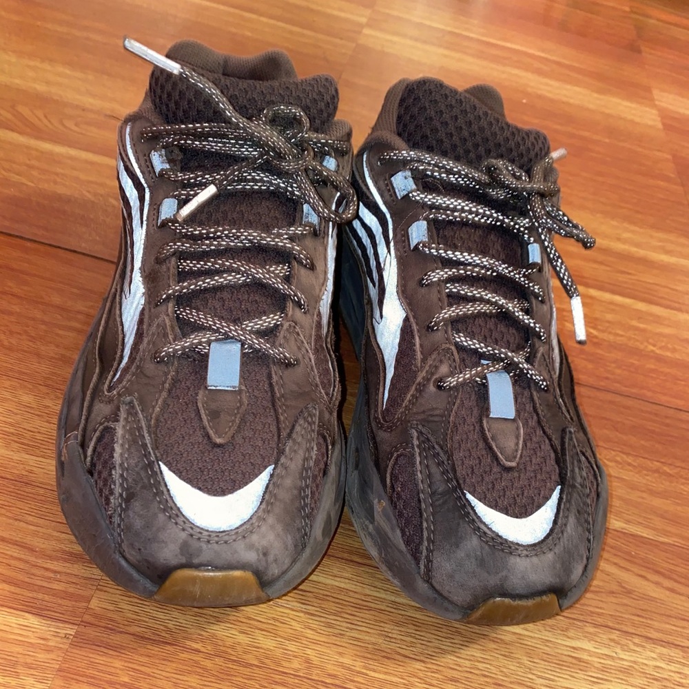 YEEZY 700 V2 Vanta
